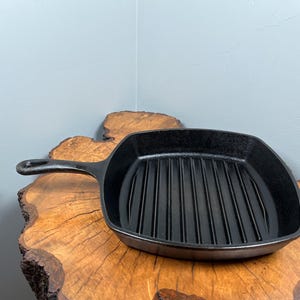 Lodge Cast Iron 8SGP2 Square Pan Skillet 10,5 In
