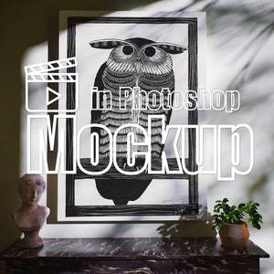 Video Mockup Kunst Poster Druck Animiertes Mockup Dunkler Raum Schatten Overlay DIN A Plakat Vertikal Photoshop Mockup Nahtlos Loop Video Mockup