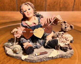 Figura de Susan con Cupido de Boyds Bears / Bonita idea de regalo para ella / Figura de oso coleccionable única / Regalo sentimental para un ser querido