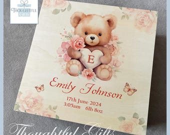 Grande boîte à souvenirs en bois personnalisée avec détails de naissance en peluche rose pour bébé fille, cadeau de baptême d'anniversaire pour les nouveaux parents, boîte à souvenirs pour nouveau-né
