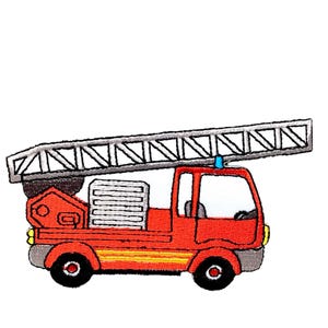 Könnte beinhalten: Gestickter Aufnäher eines roten Feuerwehrautos mit silberner Leiter. Das Feuerwehrauto hat schwarze Räder, eine weiße Leiter und ein blaues Licht. Zum Aufnähen auf Kleidung oder Accessoires.
