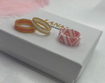 Anello di perline fatto a mano
