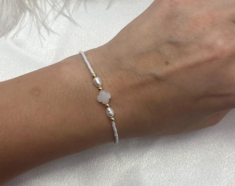 Beaded bracelet with natural freshwater pearl, minimalist bracelet, june stone