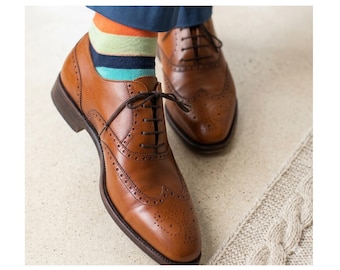 Zapatos Oxford de vestir para hombre de piel plena flor color tostado con puntera de ala – Estilo vintage para ocasiones formales.