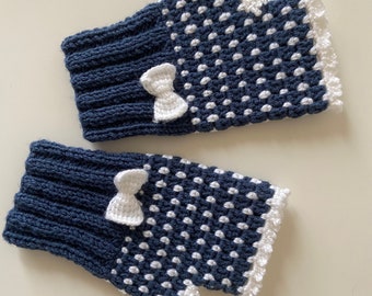 crocheted cute handwarmers with bow - handmade mittens