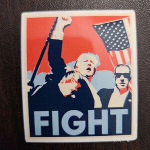 Autocollant Trump Fist In Air « Fight » en vinyle découpé, Stickers imperméables, Donald Trump rend l'Amérique encore plus belle, Votez pour Trump, Icône amusante