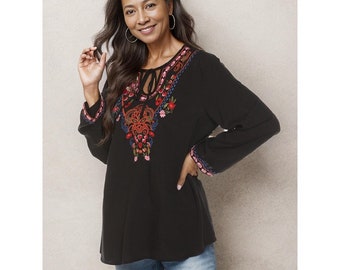 Tunique blouse paysanne fleurie noire pour femme Brodée avec cravate Parfaite pour les soirées et le printemps