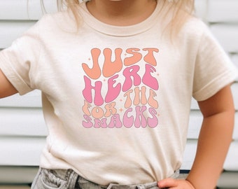 Camiseta infantil Just Here For Snacks, camiseta para meninas, camiseta boho para meninas, camiseta fofa para meninas, camiseta infantil engraçada