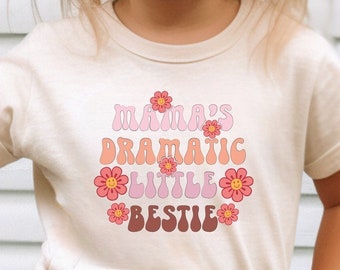 Camiseta infantil dramática Mamas Little Bestie, camiseta para meninas, camiseta boho para meninas, camiseta fofa para meninas, camiseta infantil engraçada