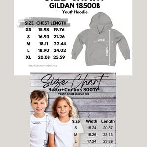 K&ouml;nnte beinhalten: Gr&ouml;&szlig;entabelle f&uuml;r den Gildan 18500B Kinder-Hoodie und das Bella+Canvas 3001Y Kinder-T-Shirt mit kurzen &Auml;rmeln. Ma&szlig;e in cm f&uuml;r Brust, L&auml;nge und Breite. Der Hoodie ist grau, die T-Shirts sind wei&szlig;.