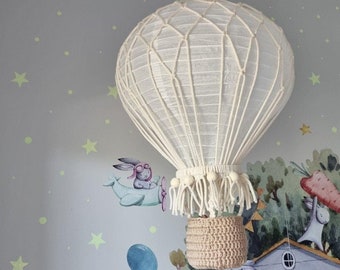 Lampa makramowa w kształcie balonu na ogrzane powietrze: dekoracja pokoju dziecięcego