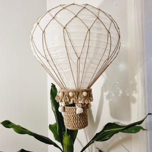 Lampada mongolfiera, tema viaggio in camera, luce mongolfiera, cameretta mongolfiera, regalo per la doccia, decorazione in macramè, lampada da notte