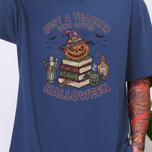 Comfort Colors Halloween-Lehrer-Shirt, „Einfach ein Lehrer, der Halloween liebt“-T-Shirt, Gruseliges Oberteil für Pädagogen im Klassenzimmer, Herbst-Oktober-Schulpersonal