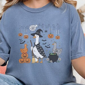 Comfort Colors Witch Goose Halloween Shirt, Funny Duck Lover Spooky Tee, Honkus Ponkus Pumpkin Animal Shirt, Witchy Birds Trick Treat Top
