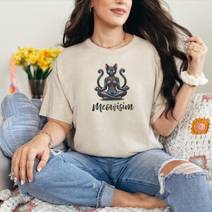 A Purr Meowisim Black Cat Shirt: Unique Two-Tails Mystical Kitty Tee - Funny Cat Lover Gift, Spooky Halloween Feline Apparel and Goth afbeelding 1