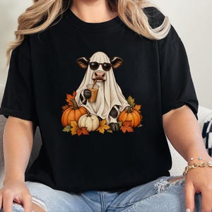 Camiseta de vaca fantasma, camiseta de café de Halloween, camiseta de café de otoño, sudadera con taza de café fantasma, conjunto de otoño con especias de calabaza. imagen 5