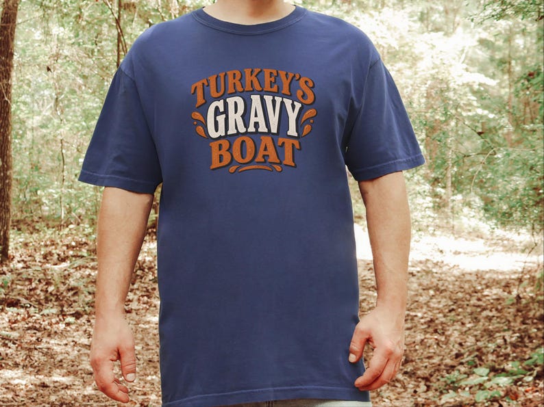 Camiseta para la cena familiar de Acción de Gracias, camiseta con salsera de pavo, regalo para amantes de la comida, ropa divertida para el Día de Acción de Gracias, camiseta retro para el festín navideño. imagen 1
