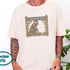 Medieval Knight Shirt, Weird Medieval Guy Tee, Ren Faire Shirt, History Buff Gift, Funny Medieval Humor Tee immagine 10
