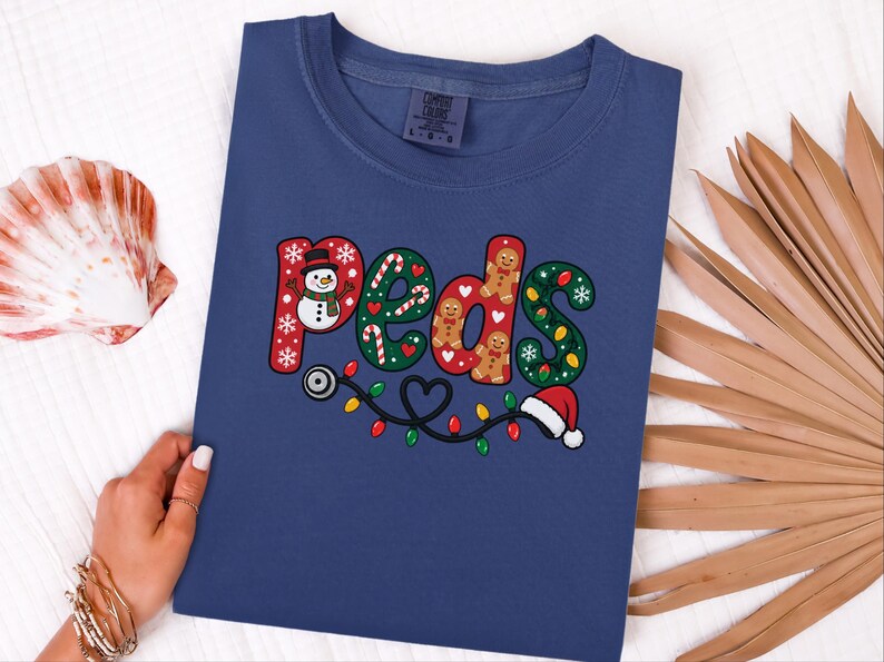Camiseta navideña para enfermera pediátrica, regalo festivo para enfermera pediátrica, sudadera navideña para enfermera, top navideño para enfermera pediátrica imagen 5