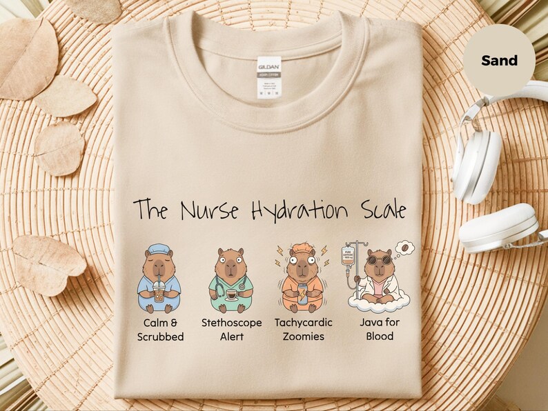 Camiseta con meme de enfermera, Escala de hidratación de enfermera, Camiseta divertida y sarcástica para enfermeras registradas, Regalo para amantes del café con colores cómodos y problemas de turno de día con la cafeína imagen 8