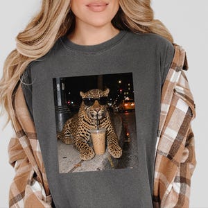Leopardkaffe, kaffeälskare, rolig djurtröja, vildkatt bild 6
