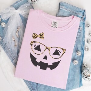 Comfort Colors Jack O Lantern Face Shirt, Womens Fall Halloween Party Tee, Cute Leopard Print Pumpkin Sweatshirt, Leopard Pumpkin image 2