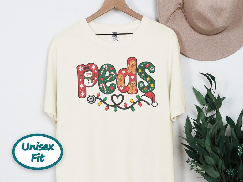 Camiseta navideña para enfermera pediátrica, regalo festivo para enfermera pediátrica, sudadera navideña para enfermera, top navideño para enfermera pediátrica imagen 7