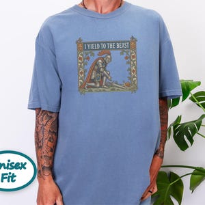 Medieval Knight Shirt, Weird Medieval Guy Tee, Ren Faire Shirt, History Buff Gift, Funny Medieval Humor Tee immagine 6