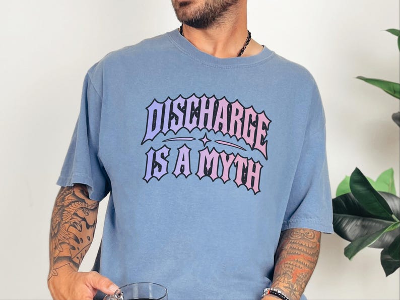 Frauenarzt-Shirt, Sarkastisches Hexen-T-Shirt, Humorvolles Geschenk für die Zeit nach der Geburt, Ausfluss ist ein Mythos, Gothic-Girl-Shirt Bild 10