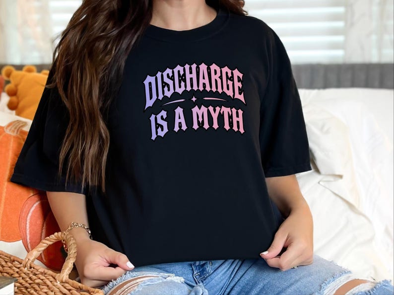 Frauenarzt-Shirt, Sarkastisches Hexen-T-Shirt, Humorvolles Geschenk für die Zeit nach der Geburt, Ausfluss ist ein Mythos, Gothic-Girl-Shirt Bild 6