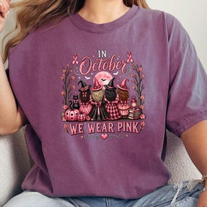 En octobre, on porte du rose ! T-shirt, cadeau d’Halloween pour la sensibilisation au cancer du sein, T-shirt de sorcière au ruban rose, Équipe de soutien aux personnes atteintes de cancer image 1