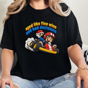 Kart racing-tröja, racerbilsoutfit, retro gaming-tröja, åldrad som fint vin och dåliga beslut, videospelspresent bild 4
