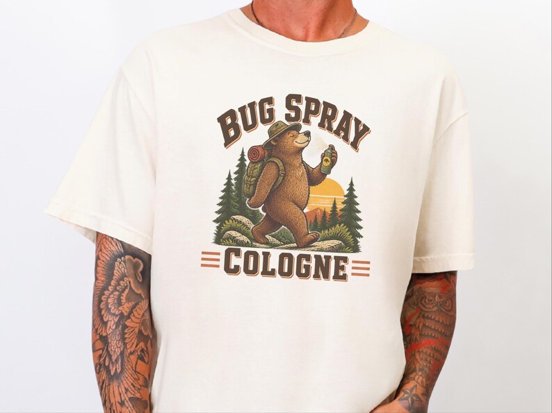 Camiseta divertida para senderismo, camiseta de naturaleza al aire libre, idea de regalo para campistas, camiseta con repelente de insectos, camiseta de senderismo con osos, regalo de humor para excursionistas, camiseta para amantes del senderismo imagen 7