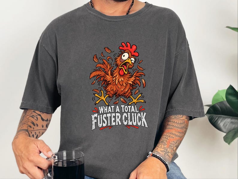 Camiseta divertida de gallinas, regalo para criadores de gallinas, camiseta sarcástica de granja, ¡Qué cacareo tan total!, camiseta divertida de aves de corral, regalo para la loca de las gallinas imagen 9