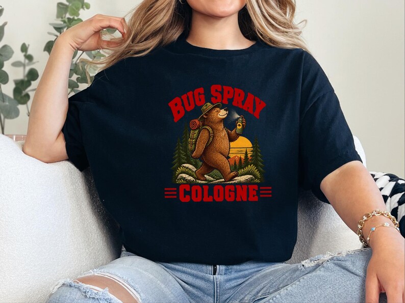 Camiseta divertida para senderismo, camiseta de naturaleza al aire libre, idea de regalo para campistas, camiseta con repelente de insectos, camiseta de senderismo con osos, regalo de humor para excursionistas, camiseta para amantes del senderismo imagen 10