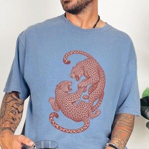 Comfort Colors Vintage Leopard Sweatshirt | Traditional Tattoo Flash Sweatshirt | Linocut Rainforest Wilderness T-Shirt, Retro Leopard Shirt image 2