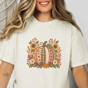 Floral Pumpkin Shirt, Vintage Patchwork Fall Tee, Cottagecore Thanksgiving Outfit, Quilted Pumpkin Autumn Garden Gift image 3