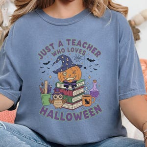 Comfort Colors Spooky Teacher Shirt, Just A Teacher Who Loves Halloween Tee, Elementary Reading Specialist Outfit, Spooky Teacher Tee Bild 10