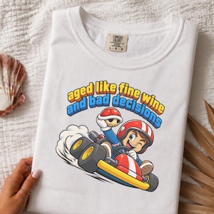 Kart racing-tröja, racerbilsoutfit, retro gaming-tröja, åldrad som fint vin och dåliga beslut, videospelspresent bild 1