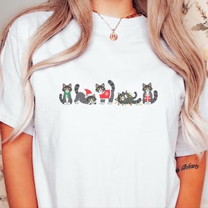 ホリデーキャットシャツ、タキシード猫好きへのギフト、クリスマスキティTシャツ、おもしろいお祝い猫スウェットシャツ、白黒猫オーナーシャツ 画像 4