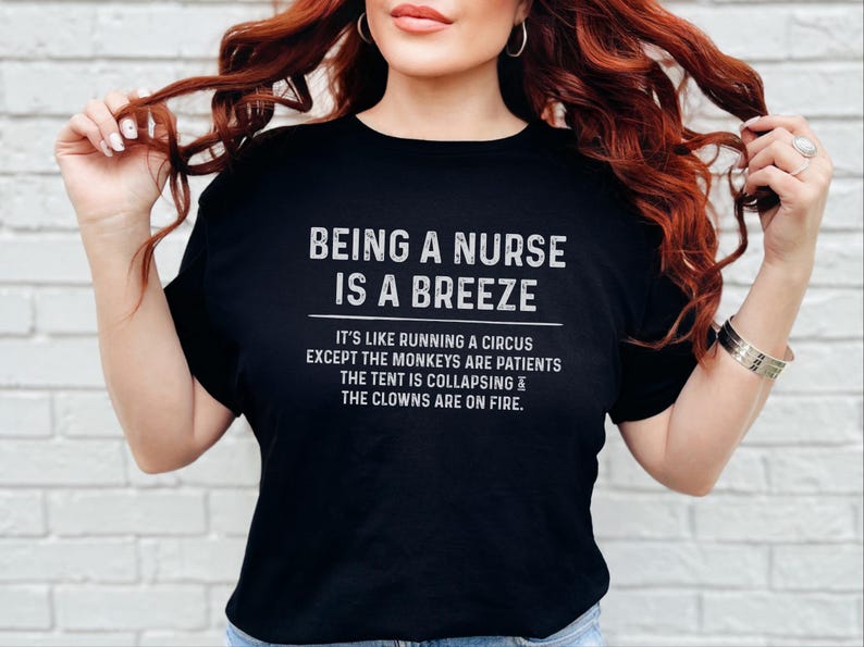 T-shirt humoristique sur le thème des infirmières, « Être infirmière, c'est facile », T-shirt drôle pour infirmières sarcastiques, Humour hospitalier, T-shirt « Pas mon singe », Anniversaire médical image 5