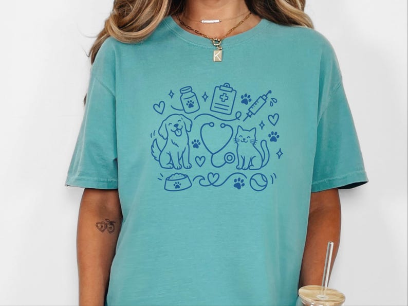 T-Shirt für Tierarzthelfer/innen, Geschenkidee für Tierärzte/innen, T-Shirt für Tiermedizinstudenten/innen, T-Shirt für Tierärzte/innen Bild 7