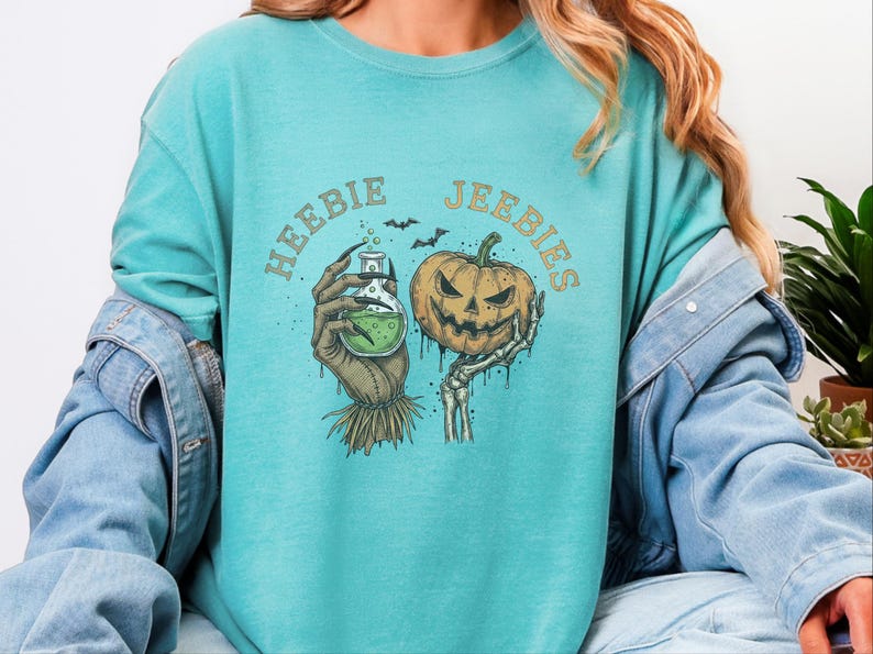 Maglietta regalo gotica e inquietante Comfort Colors, maglietta di Halloween Heebie Jeebies, abbigliamento horror per appassionati di film spaventosi, zucca spettrale e scheletro, regalo per amanti dei pipistrelli immagine 9
