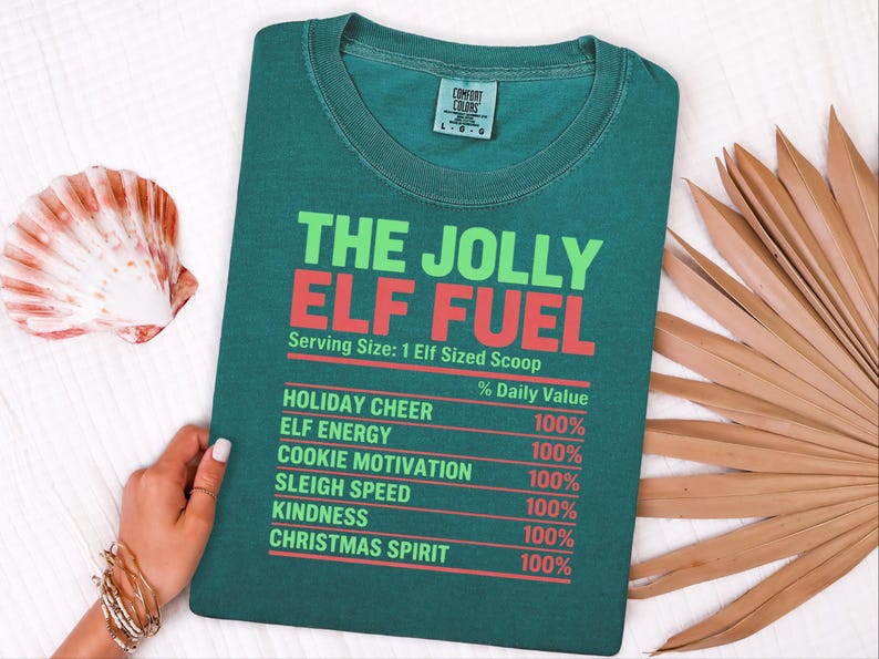 Camiseta de elfo navideño, camiseta navideña divertida para la familia, camiseta a juego para fiestas navideñas, camiseta Jolly Elf Fuel imagen 9