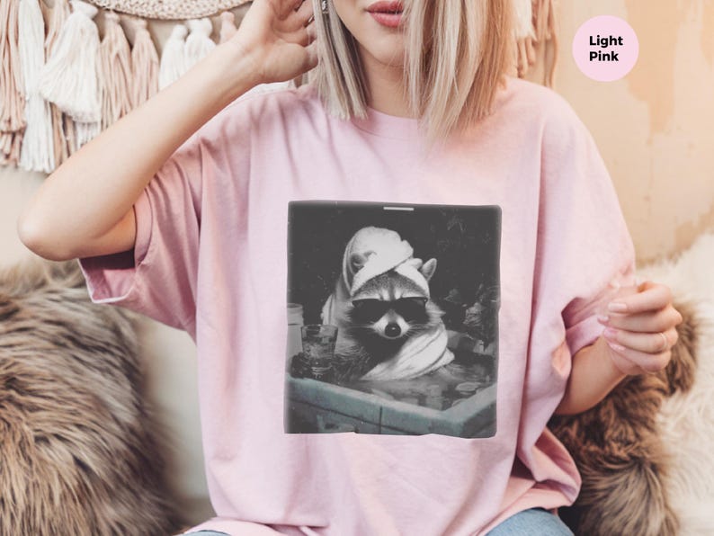 Waschbär Shirt | Waschbär in einem Spa, entspannendes Tiergrafik-T-Shirt Bild 7