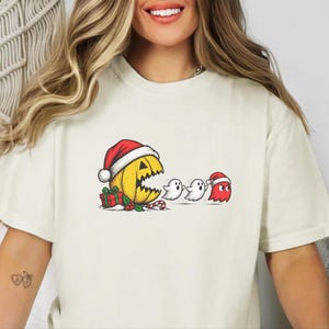 Camiseta Pac-Man, Presente de Natal para Gamers, Camiseta Retrô de Arcade, Camiseta de Jogos para as Festas, Camiseta Divertida para Gamers, Presente de Natal Pac-Man imagem 8