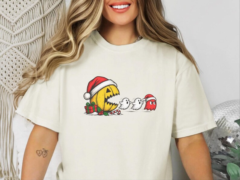Camiseta Pac-Man, Presente de Natal para Gamers, Camiseta Retrô de Arcade, Camiseta de Jogos para as Festas, Camiseta Divertida para Gamers, Presente de Natal Pac-Man imagem 8