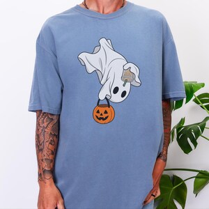 Camiseta de fantasmas para café, camiseta de fantasmas "Boo", camiseta de café de Halloween, camiseta de fantasmas adorable, camiseta de temporada espeluznante, camiseta de café de otoño, regalo para amantes del café imagen 6