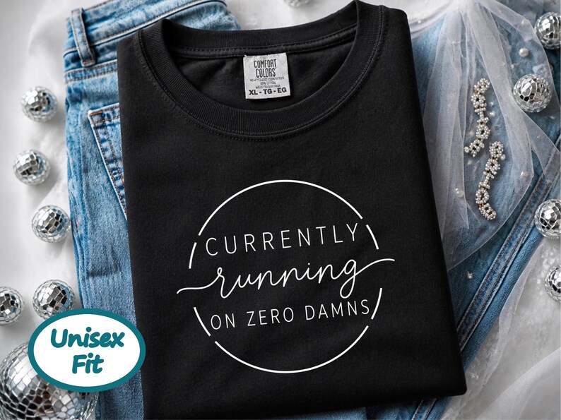 Sarcastic Quote Shirt, Funny Saying Tee, Currently Running On Zero Damns Sweatshirt, Introvert Humor Gift, Sarcastic Pullover Bild 6
