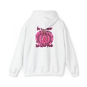 In oktober dragen we een roze shirt, een pompoencadeau ter bevordering van borstkankerbewustzijn, een roze lint-herfstshirt, een hoodie met steunmotief en een shirt voor overlevenden. afbeelding 12